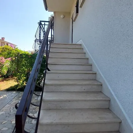 Nosan 2 Pensión Novigrad Istria